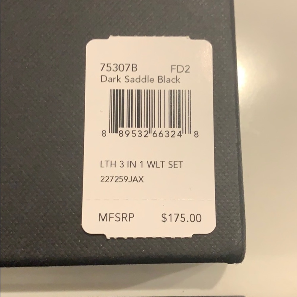 Coach NWB 3 in 1 Leather Wallet Set - Picture 2 of 4